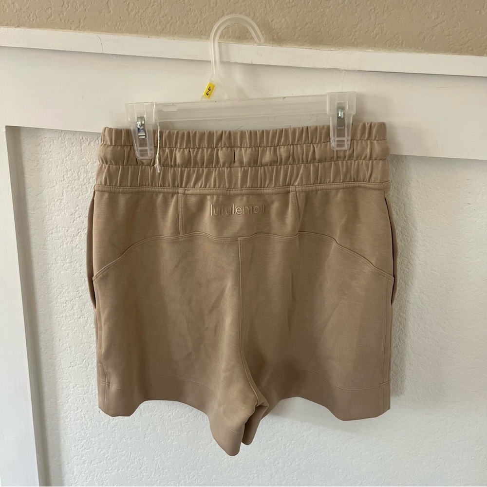 Lululemon Athletica Women's 4 Athletic Shorts. - Picture 3 of 7
